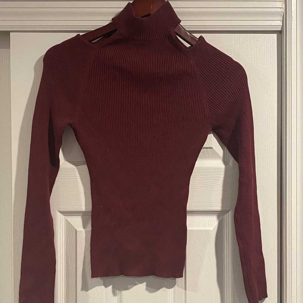 Wishful Thinking Girls Size Large Maroon Sweater